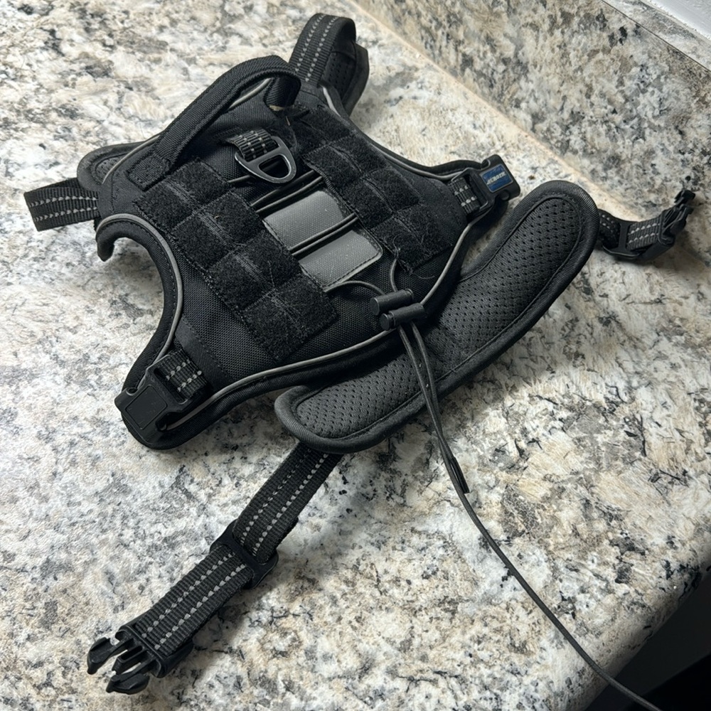 Auroth dog harness. Size small